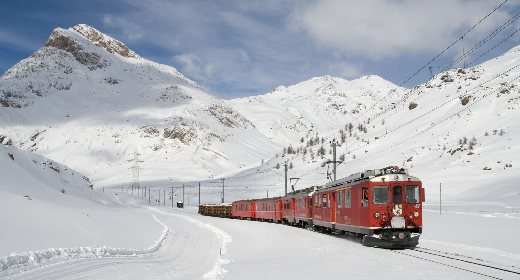 Kolejka Bernina, Góry, Śnieg