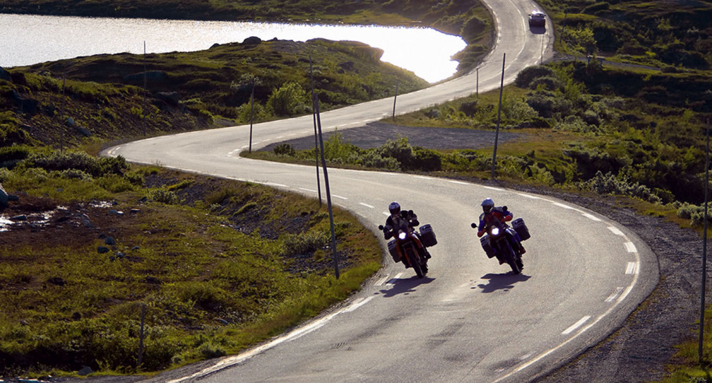 Suzuki_KTM_990_Adventure_2006_07_1440x900.jpg