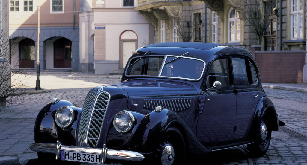 BMW 335 Limousine '1939–41.jpg