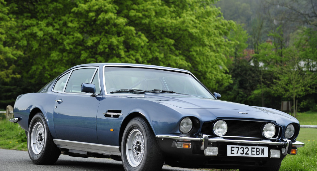 Aston Martin V8 Saloon '1972–89.jpg