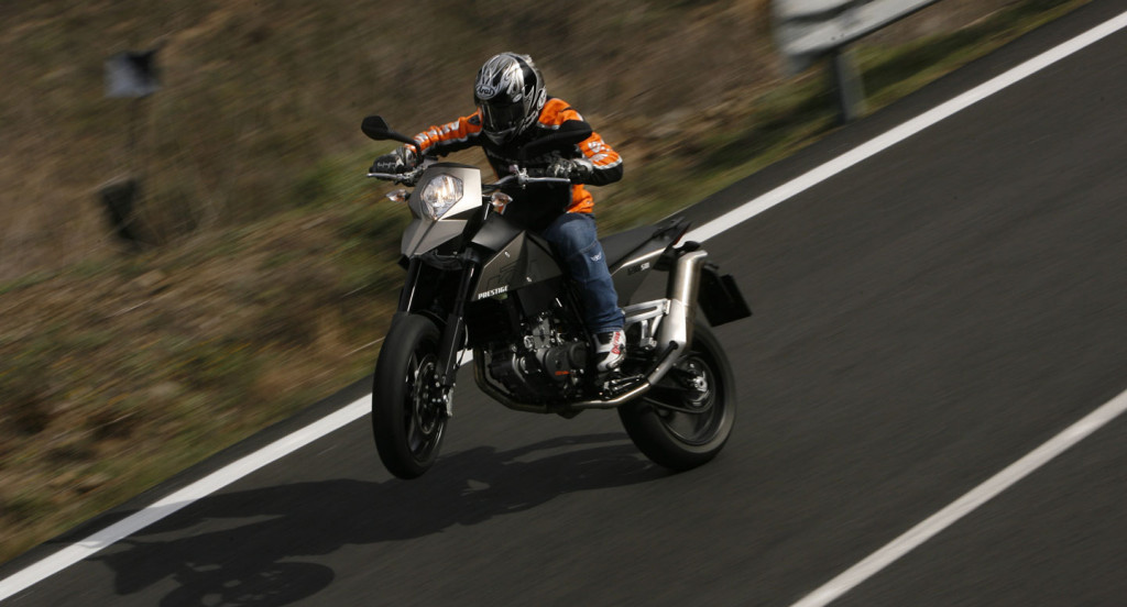 KTM_690SM_ok2_2007_01_1440x900.jpg