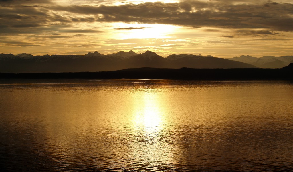 Alaska, Jezioro i zachód słońca