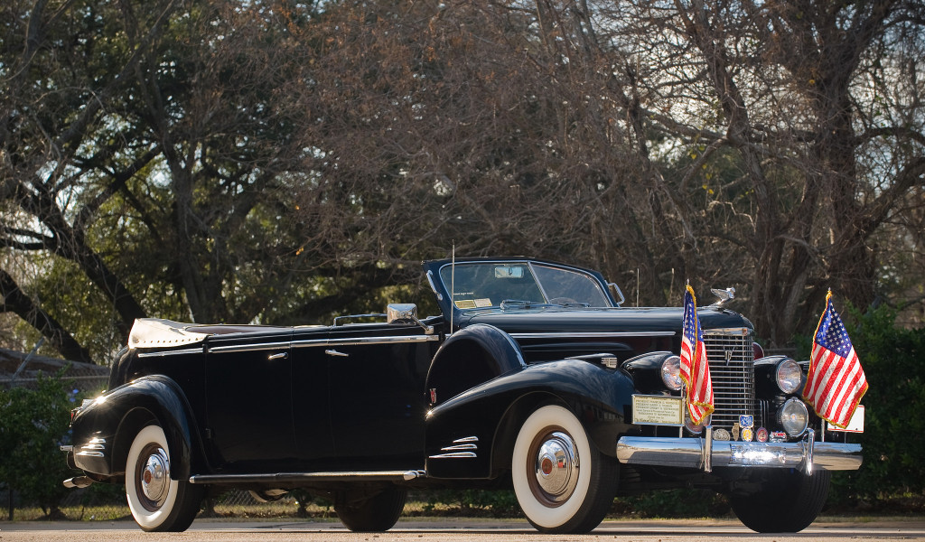 Cadillac V16 Presidential Convertible Limousine '1938.jpg