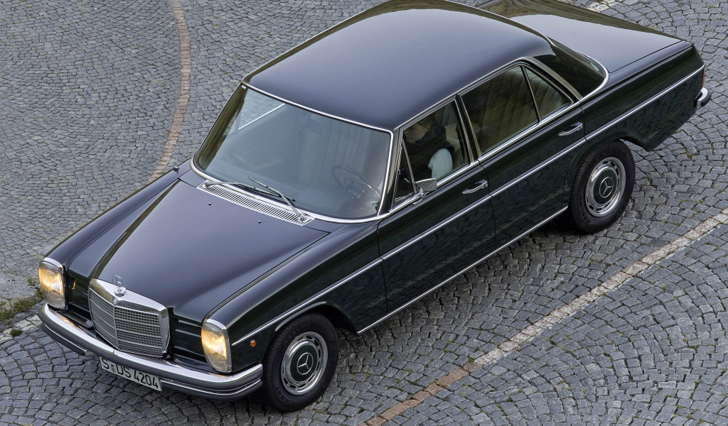 Mercedes-Benz E-Klasse (W114115) '1967–76.jpg