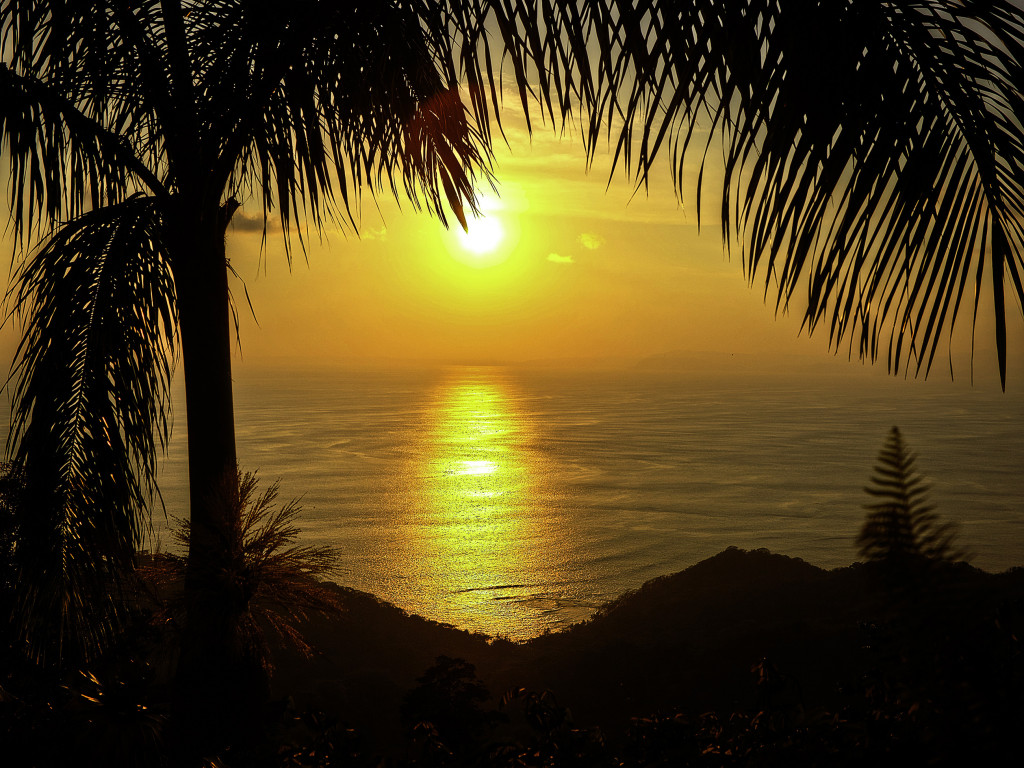 Zachód słońca na tropikalnej wyspie