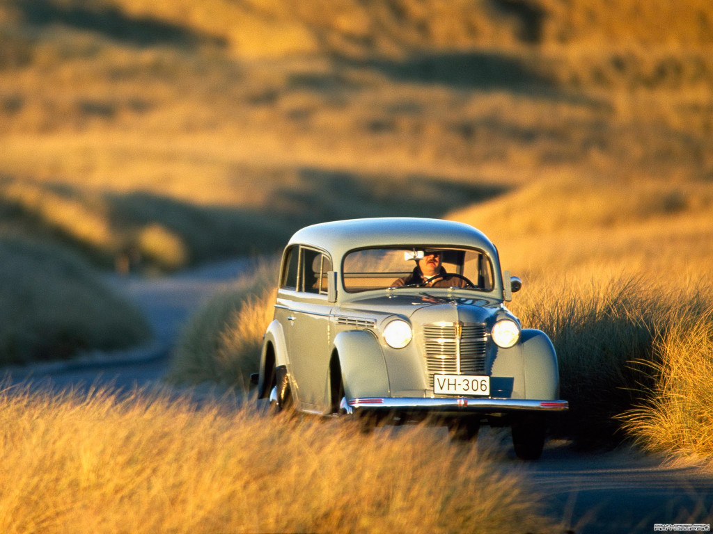 Opel Kadett 2-door Limousine (K38) '1937–40.jpg