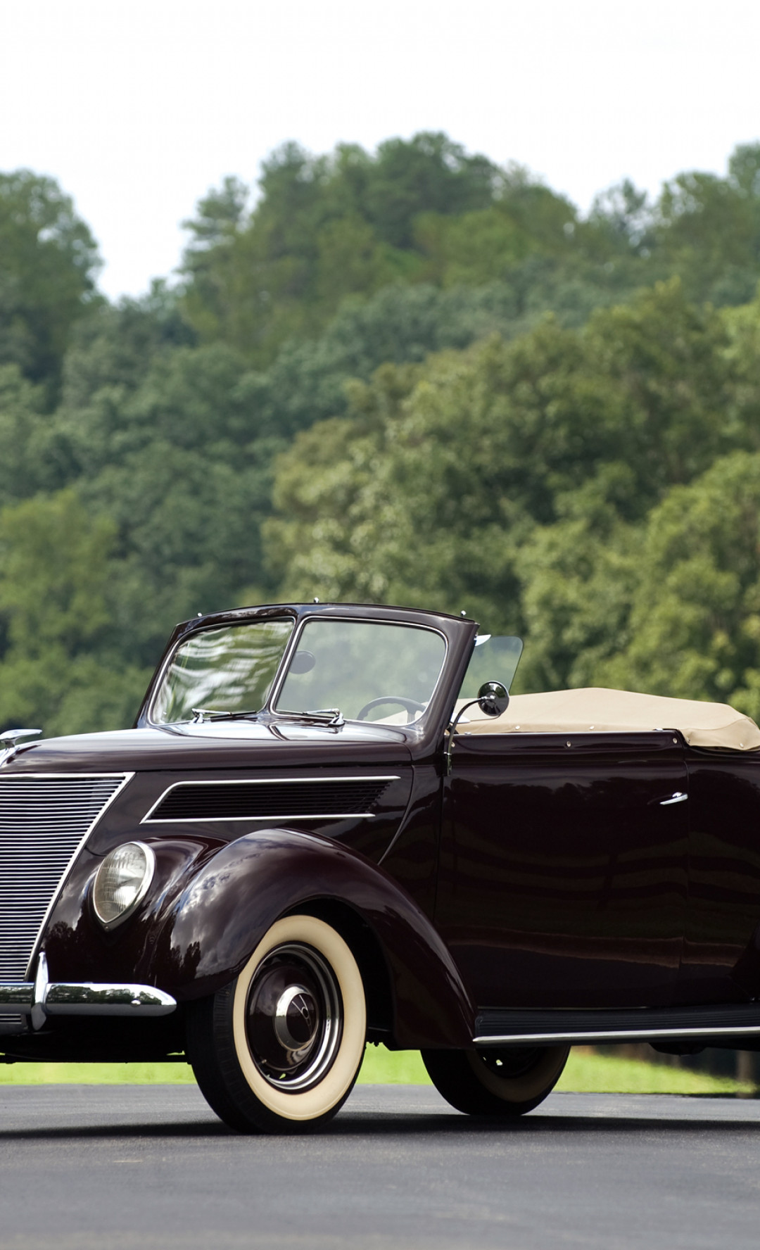 Ford V8 Deluxe Convertible '1937 1.jpg