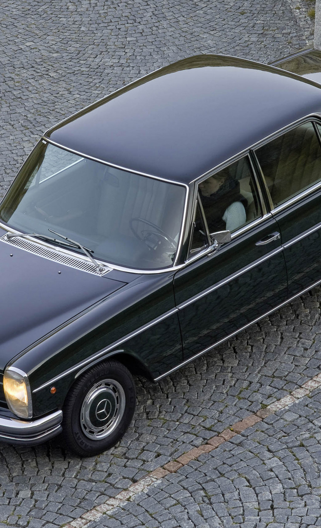 Mercedes-Benz E-Klasse (W114115) '1967–76.jpg