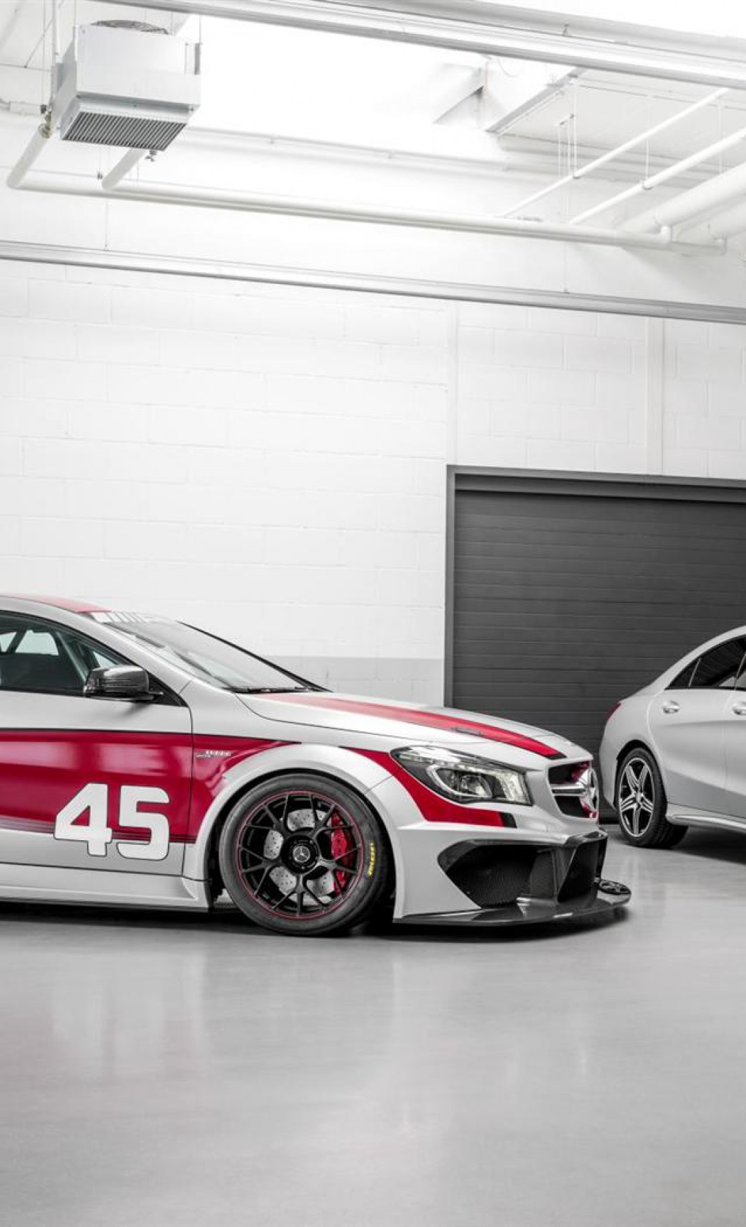 Mercedes Benz AMG 18