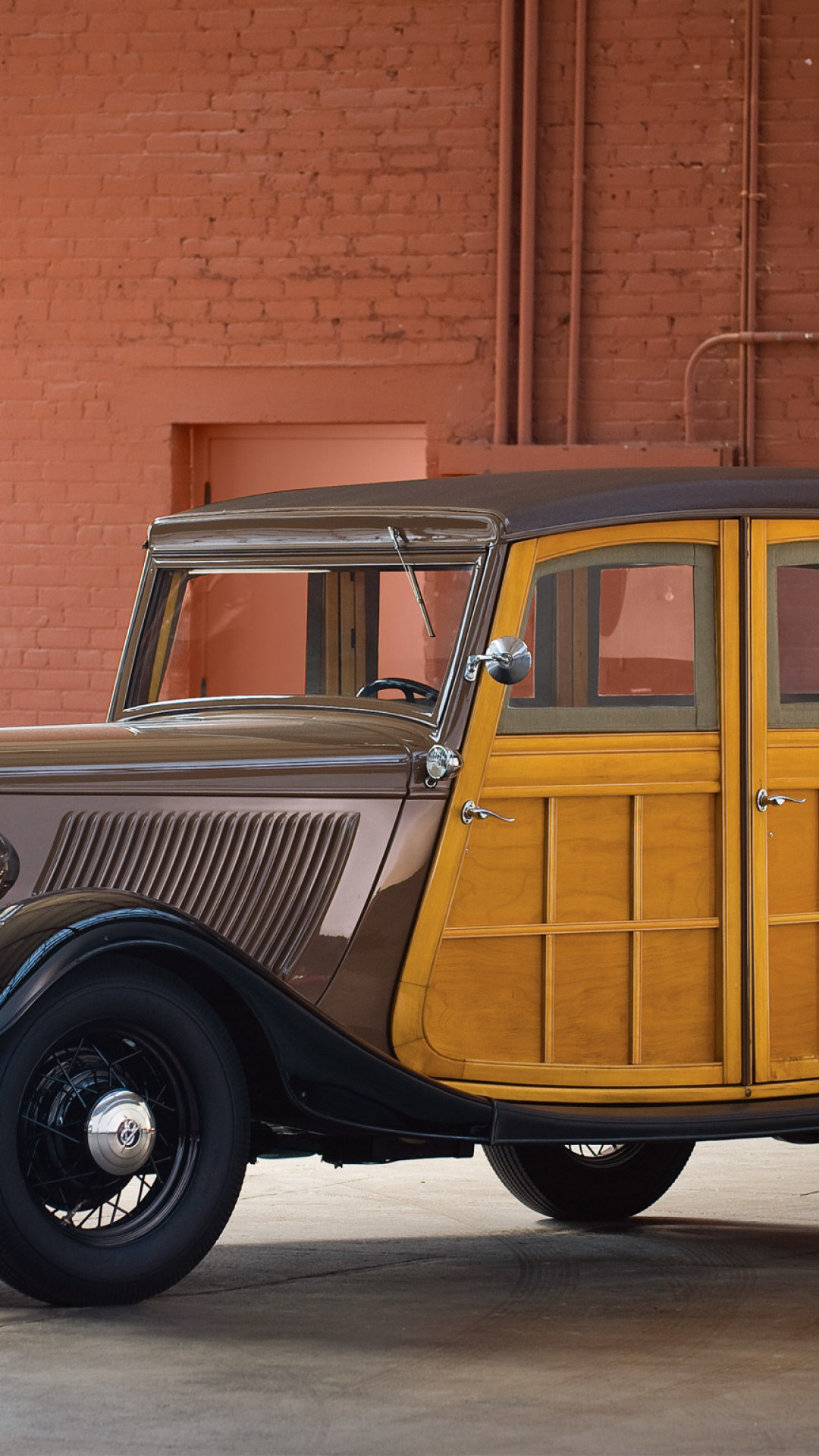 Ford V8 Station Wagon '1933.jpg