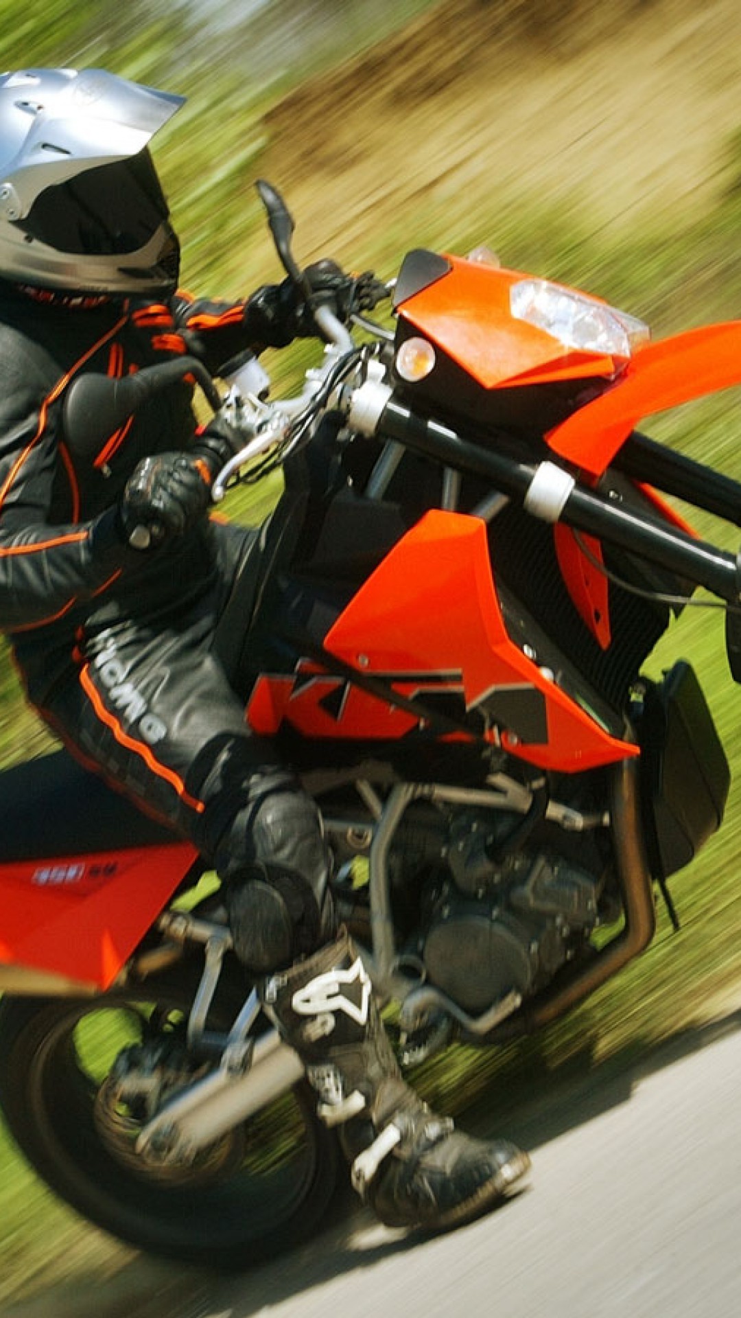 KTM_950_Supermoto_2005_18_1440x900.jpg