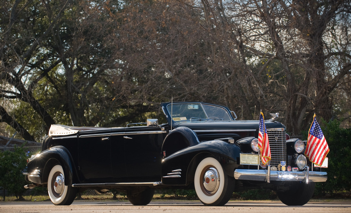 Cadillac V16 Presidential Convertible Limousine '1938.jpg