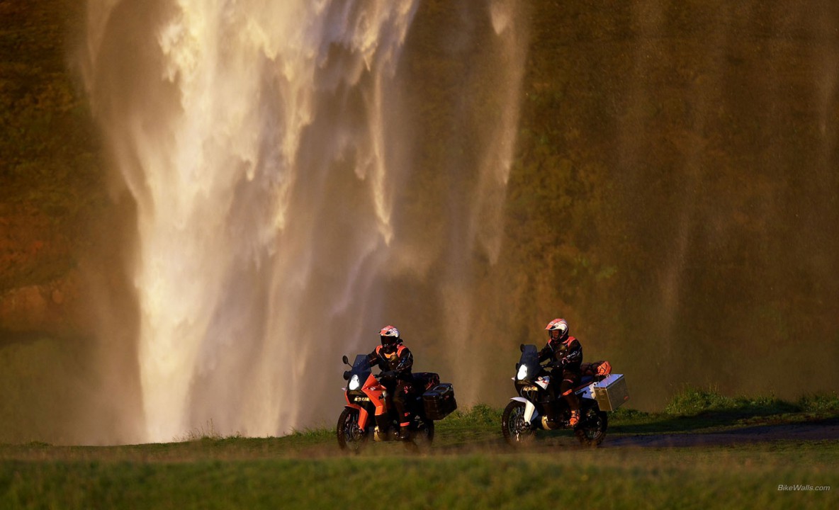 KTM_990_Adventure_2011_18_1440x900.jpg