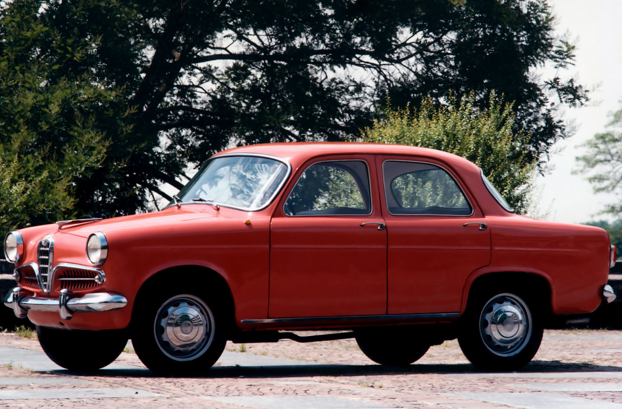 Alfa Romeo Giulietta Berlina '1955–59.jpg