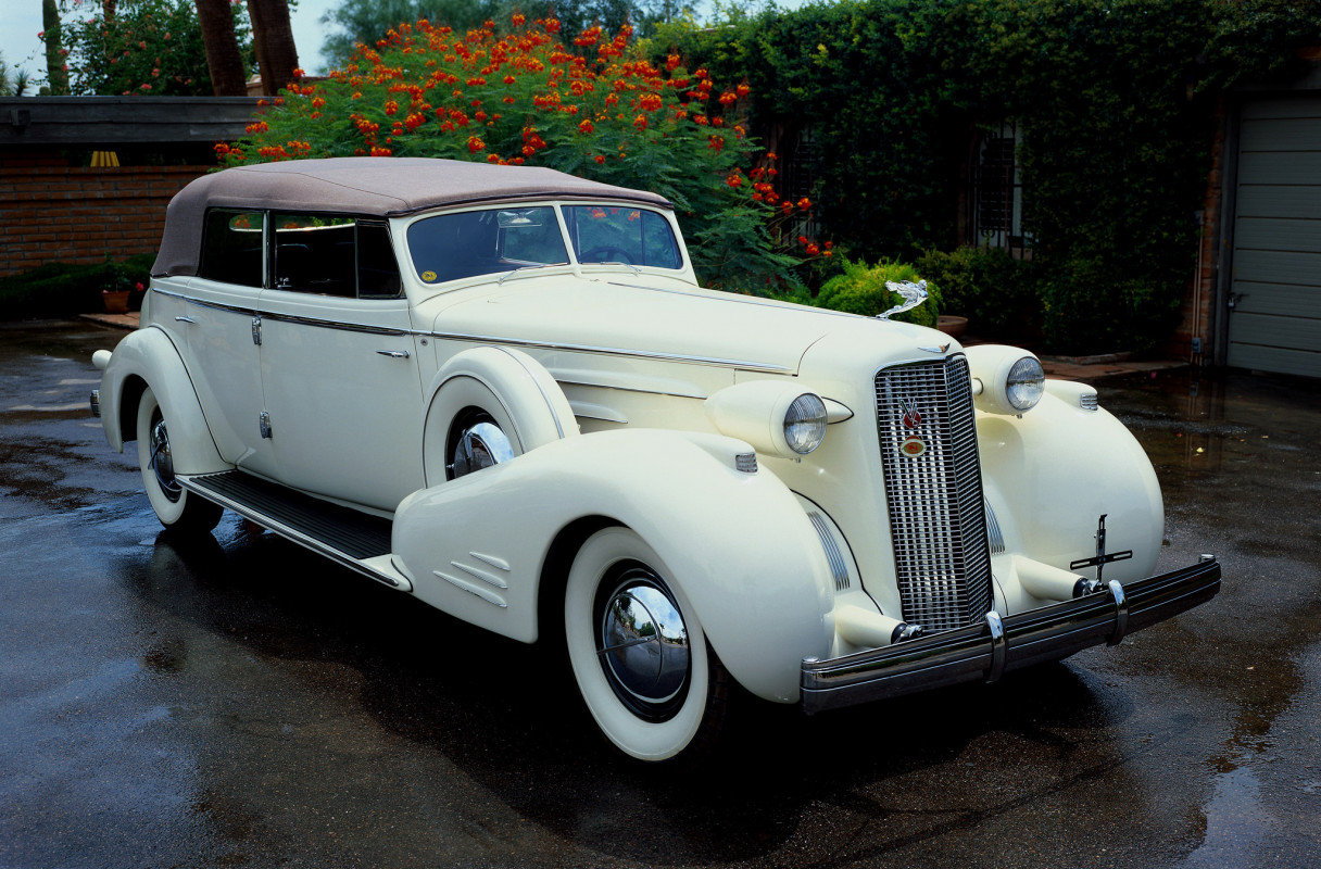 Cadillac V16 Series 90 Town Cabriolet '1936.jpg