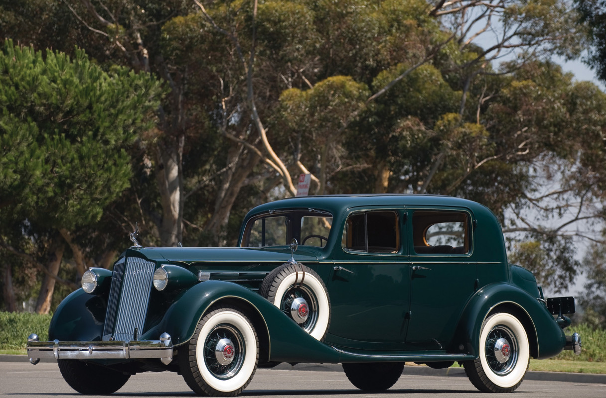 Packard Twelve Club Sedan '1936.jpg