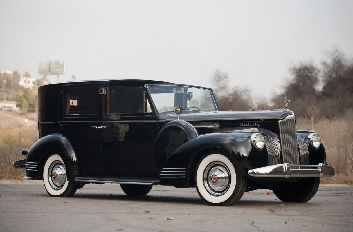 Packard 160 Panel Brougham by Rollston '1941.jpg