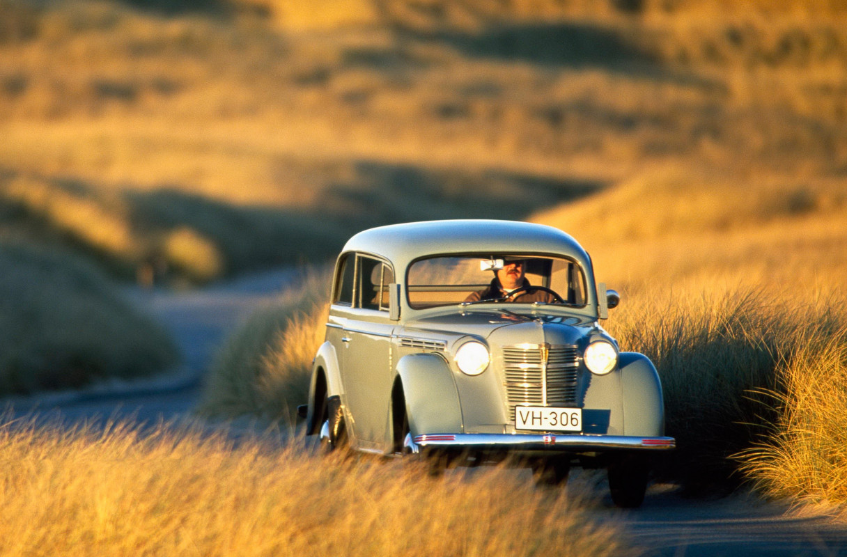 Opel Kadett 2-door Limousine (K38) '1937–40.jpg