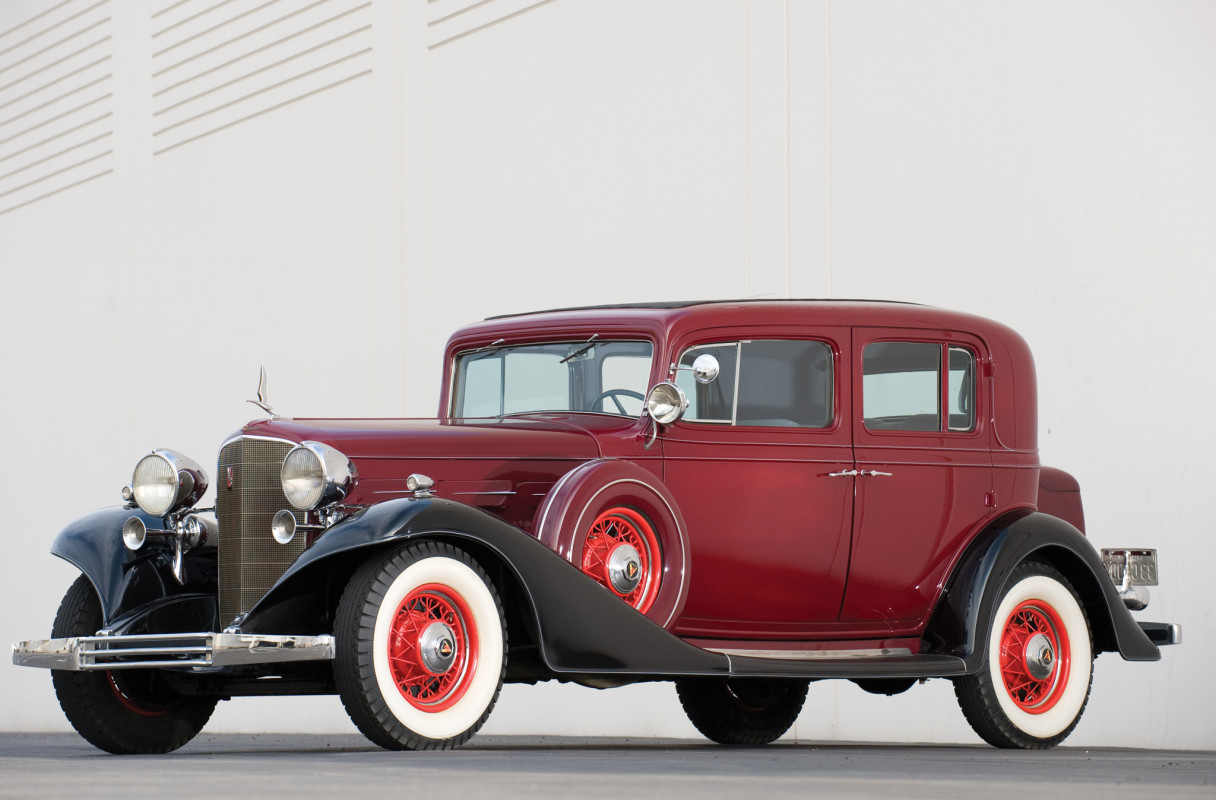 Cadillac V8 355-C Sedan '1933.jpg