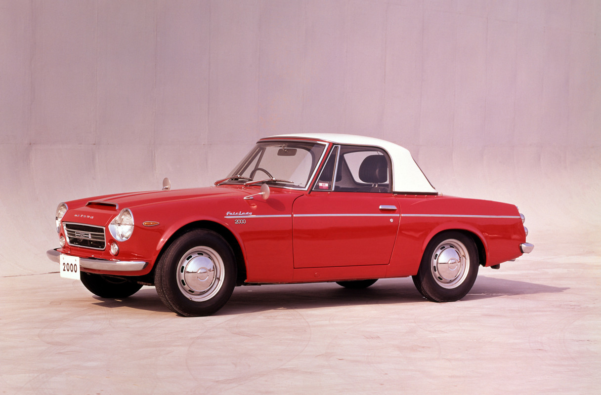 Datsun Fairlady 2000 (SR311) '1967–70.jpg