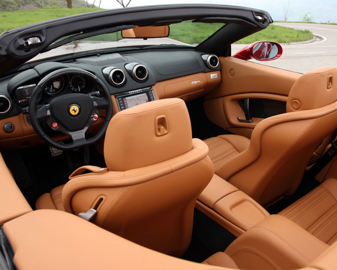 2013-Ferrari-California-interior.jpg