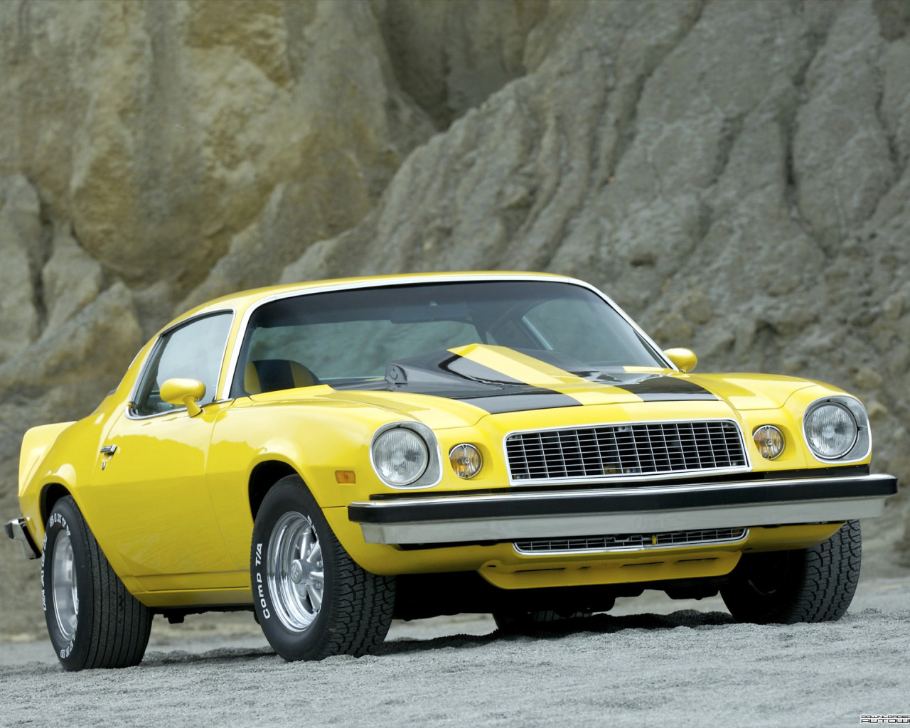 Chevrolet Camaro (II) '1974–81.jpg