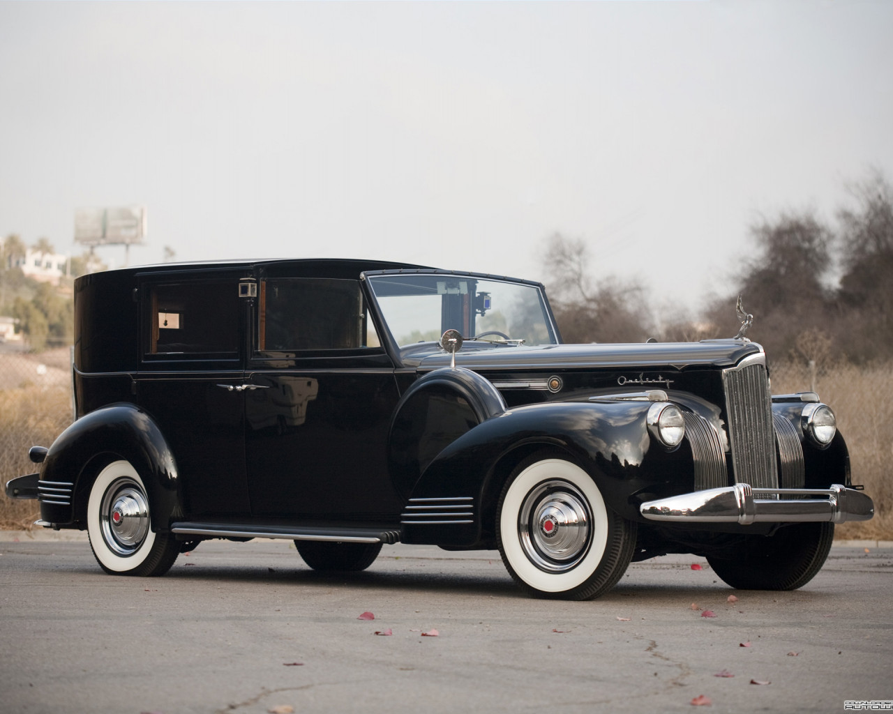 Packard 160 Panel Brougham by Rollston '1941.jpg