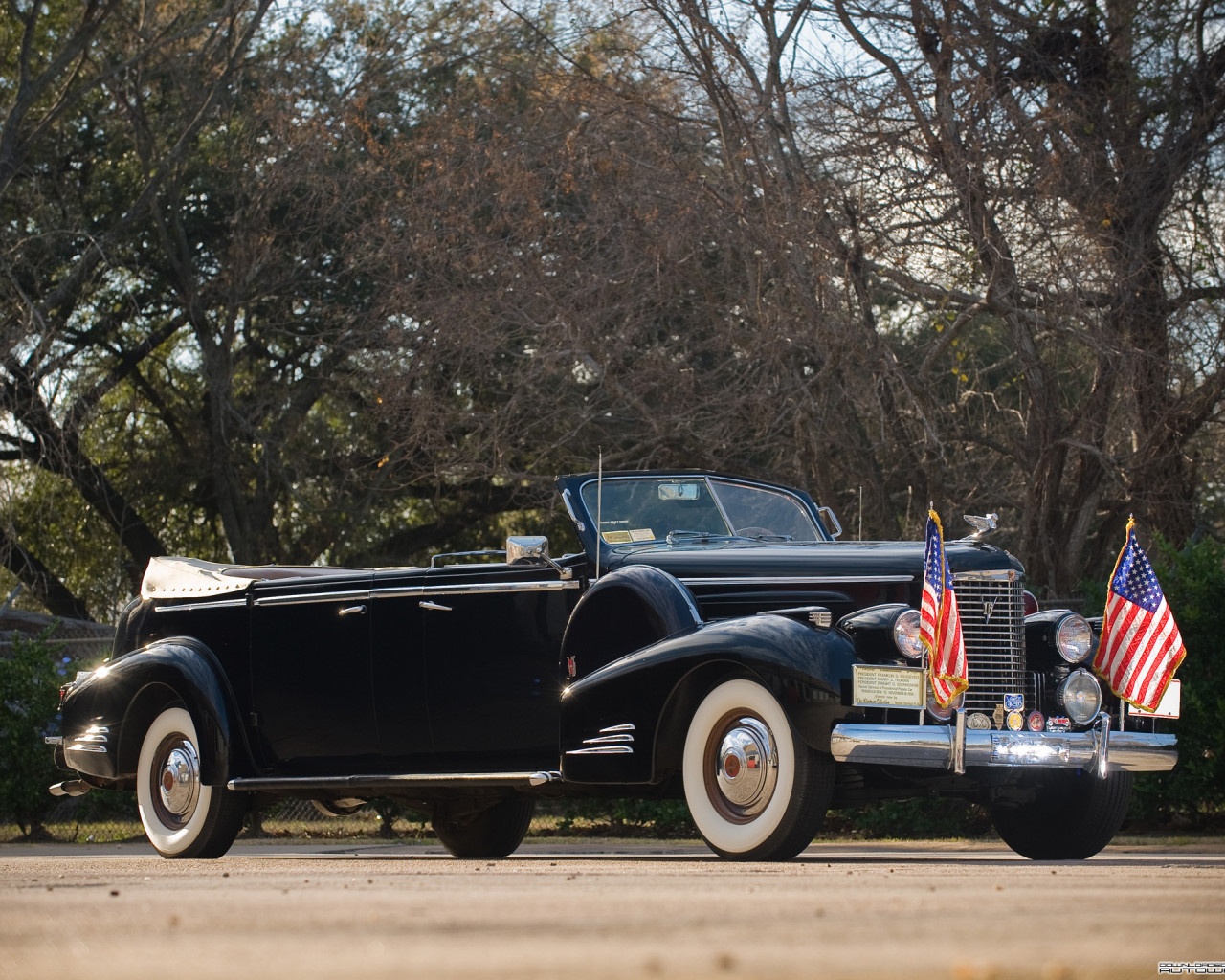 Cadillac V16 Presidential Convertible Limousine '1938.jpg