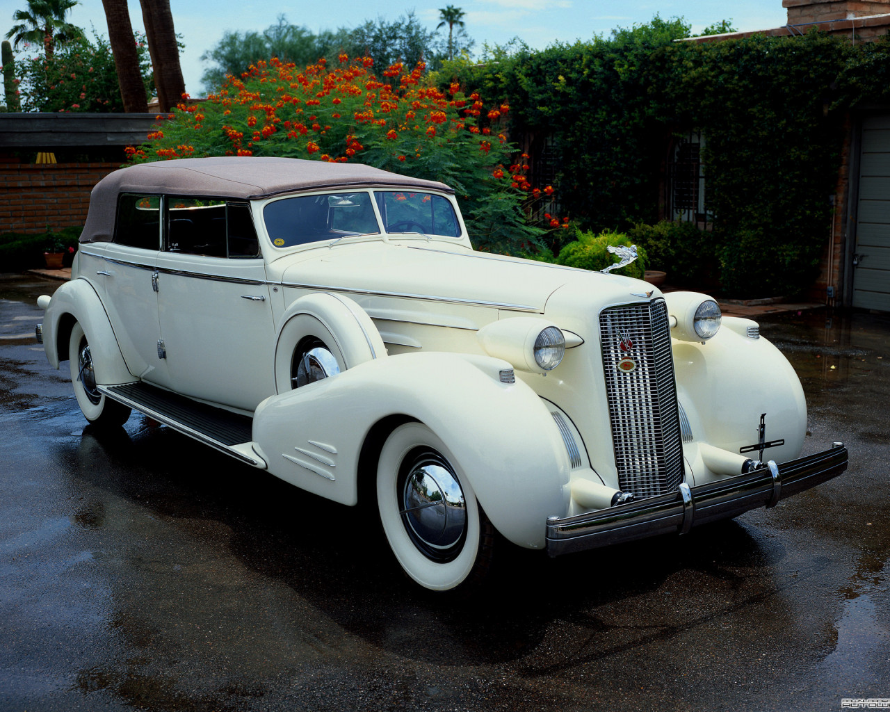 Cadillac V16 Series 90 Town Cabriolet '1936.jpg