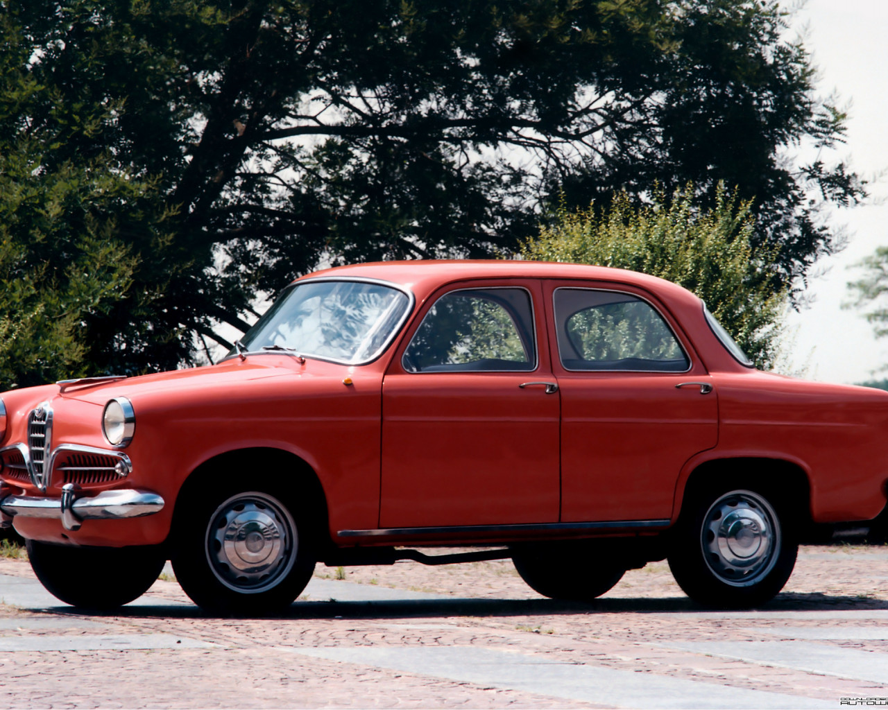 Alfa Romeo Giulietta Berlina '1955–59.jpg