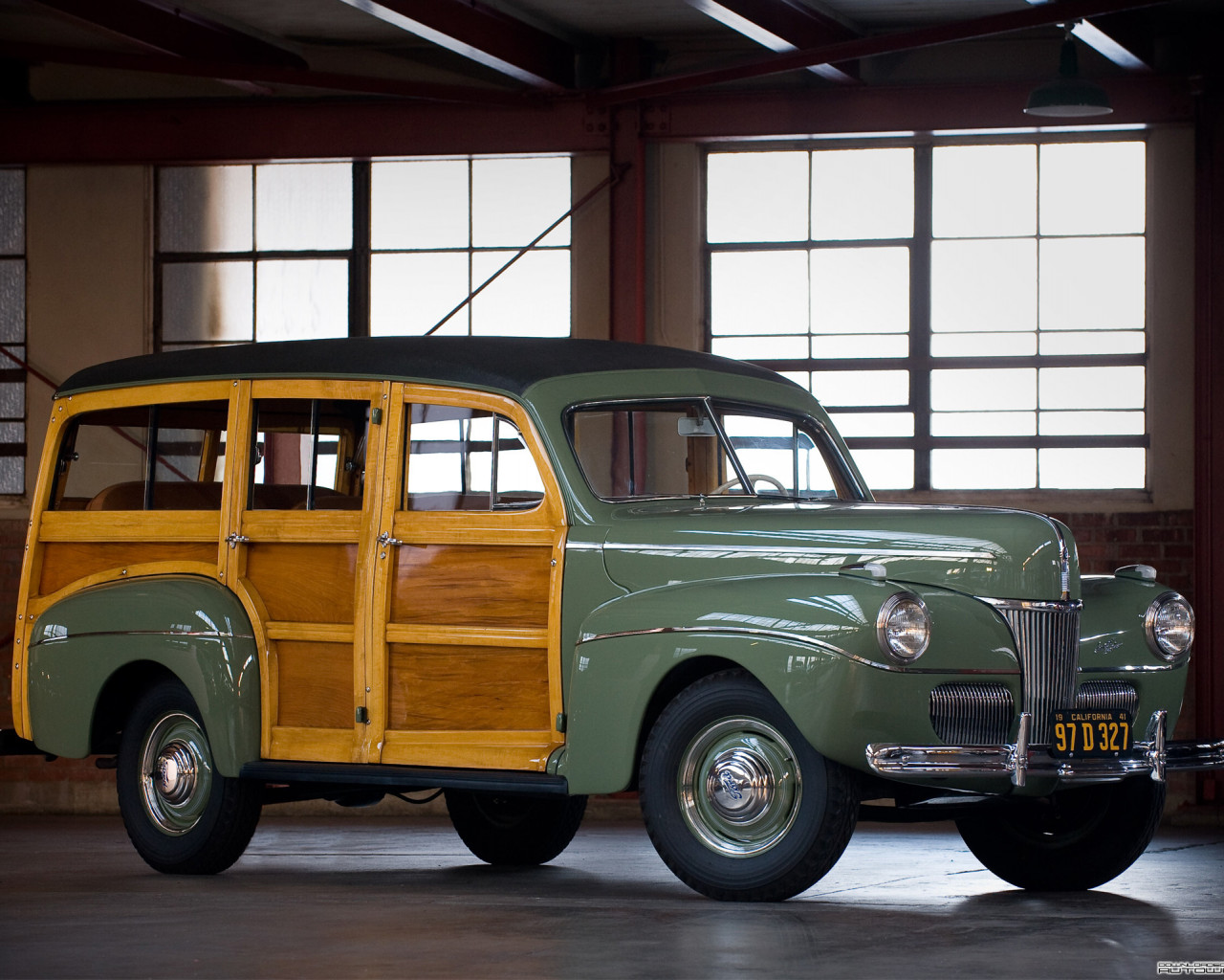 Ford Super Deluxe Station Wagon '1941.jpg