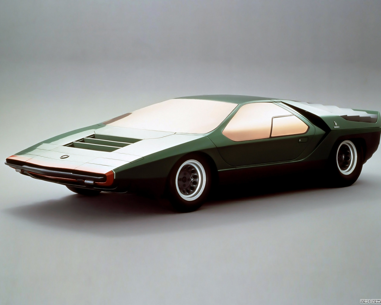 Alfa Romeo Carabo '1968 дизайн Bertone.jpg