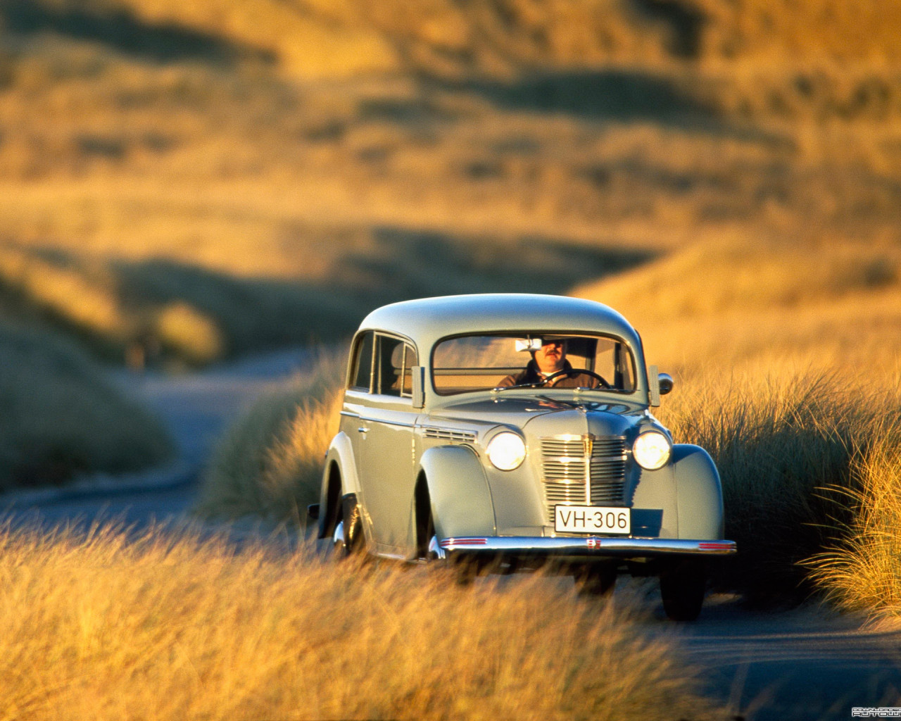 Opel Kadett 2-door Limousine (K38) '1937–40.jpg