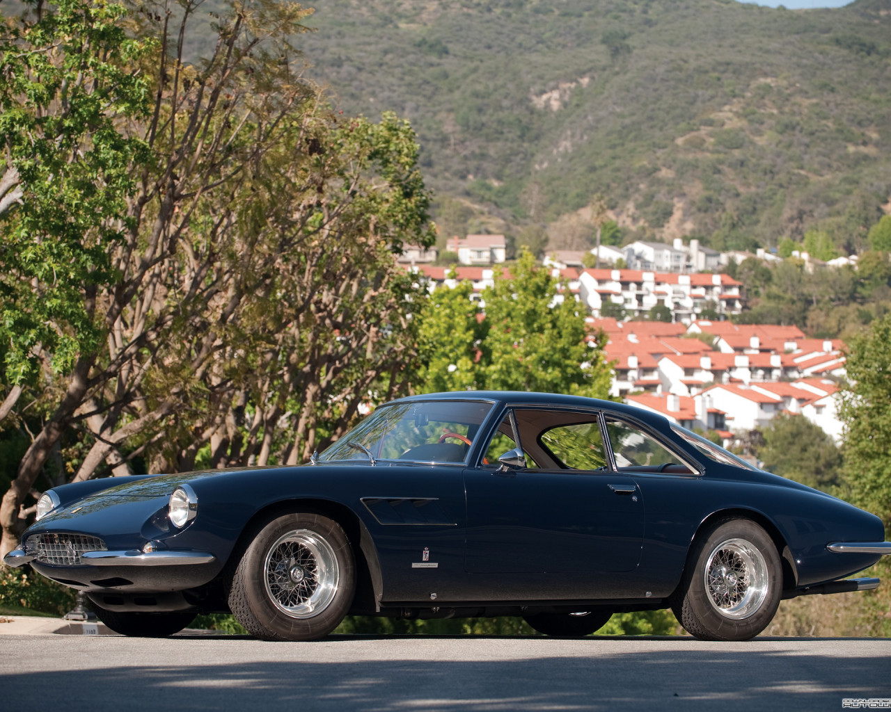 Ferrari 500 Superfast '1964–66 дизайн Pininfarina.jpg