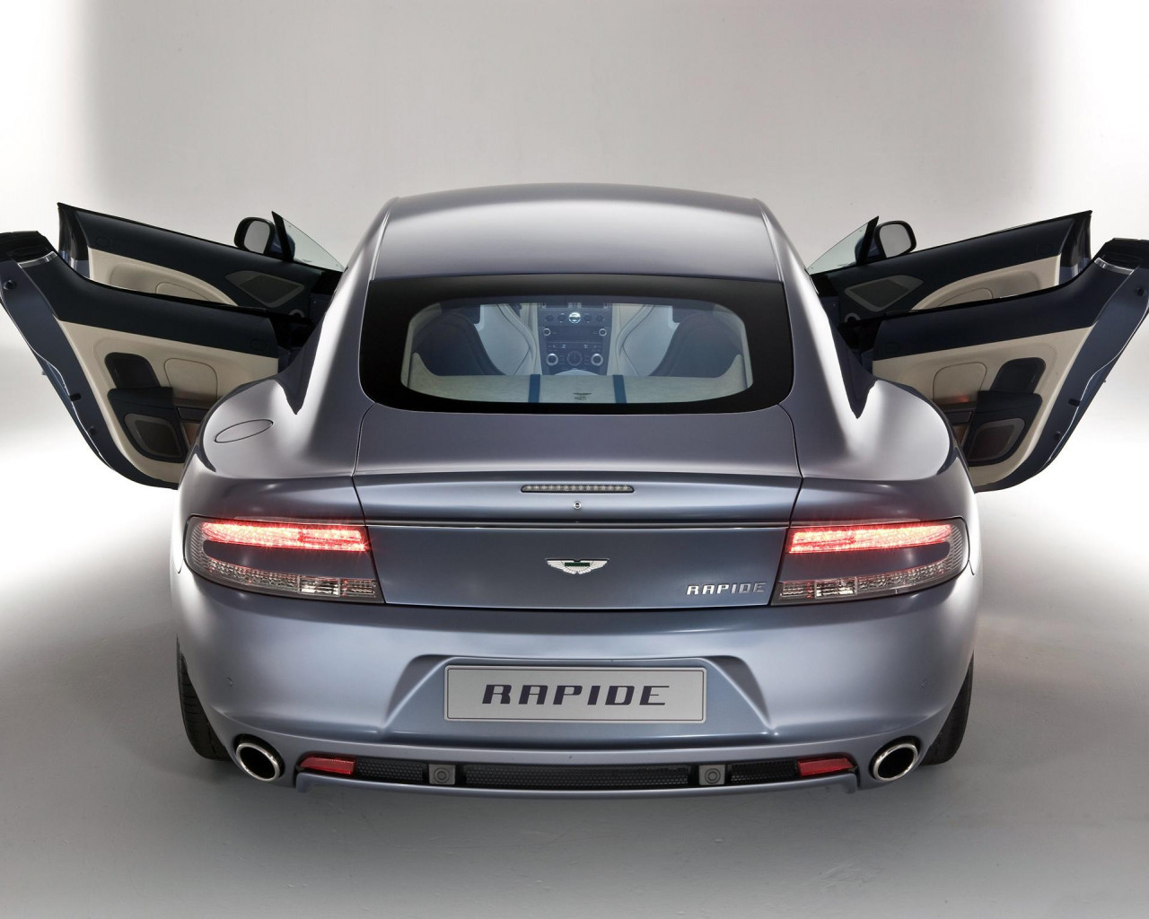 Aston Martin Rapide (14).jpg