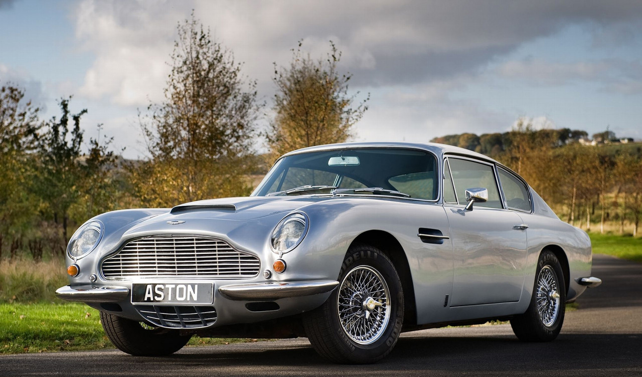 Aston Martin DB6 '1965–69.jpg