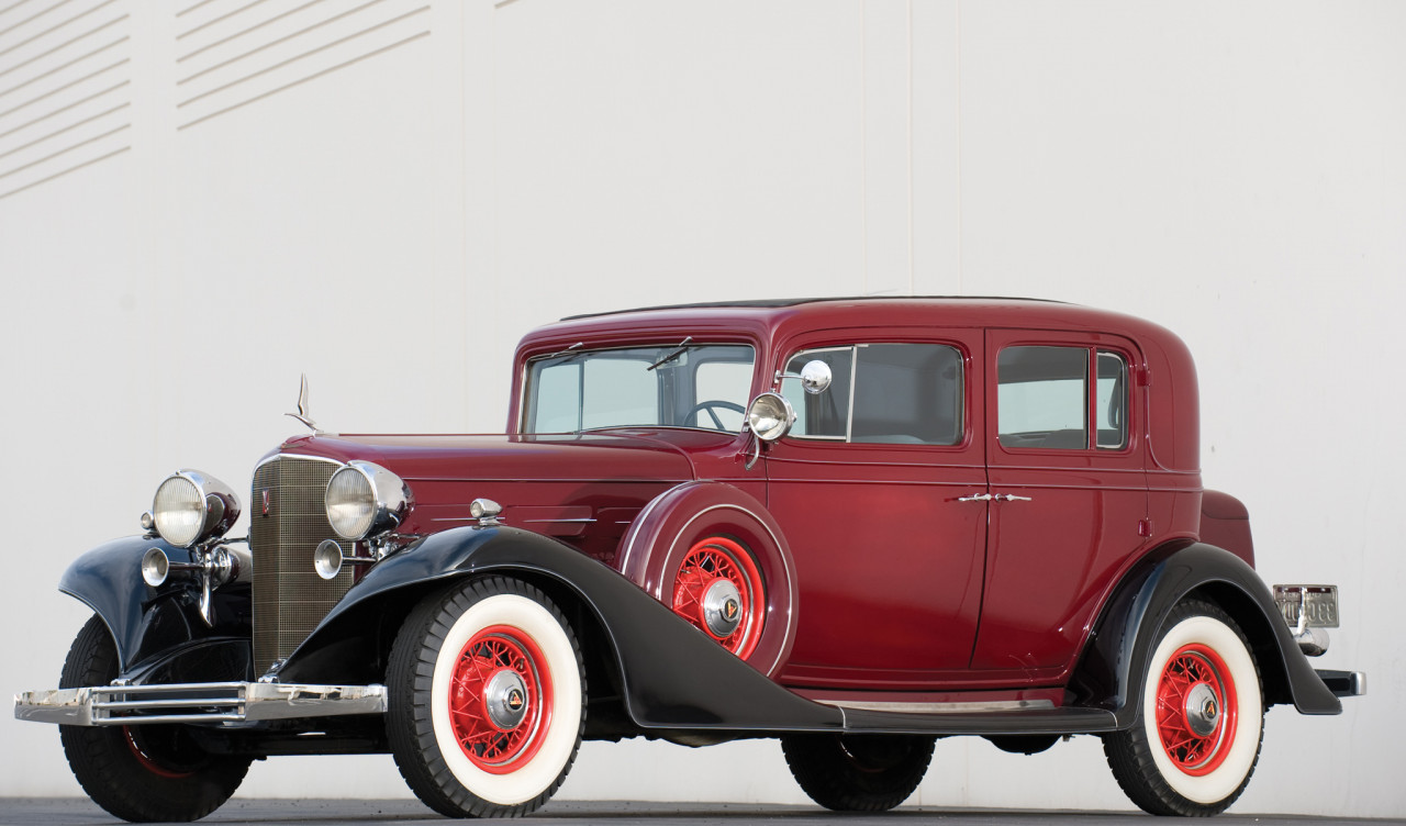 Cadillac V8 355-C Sedan '1933.jpg