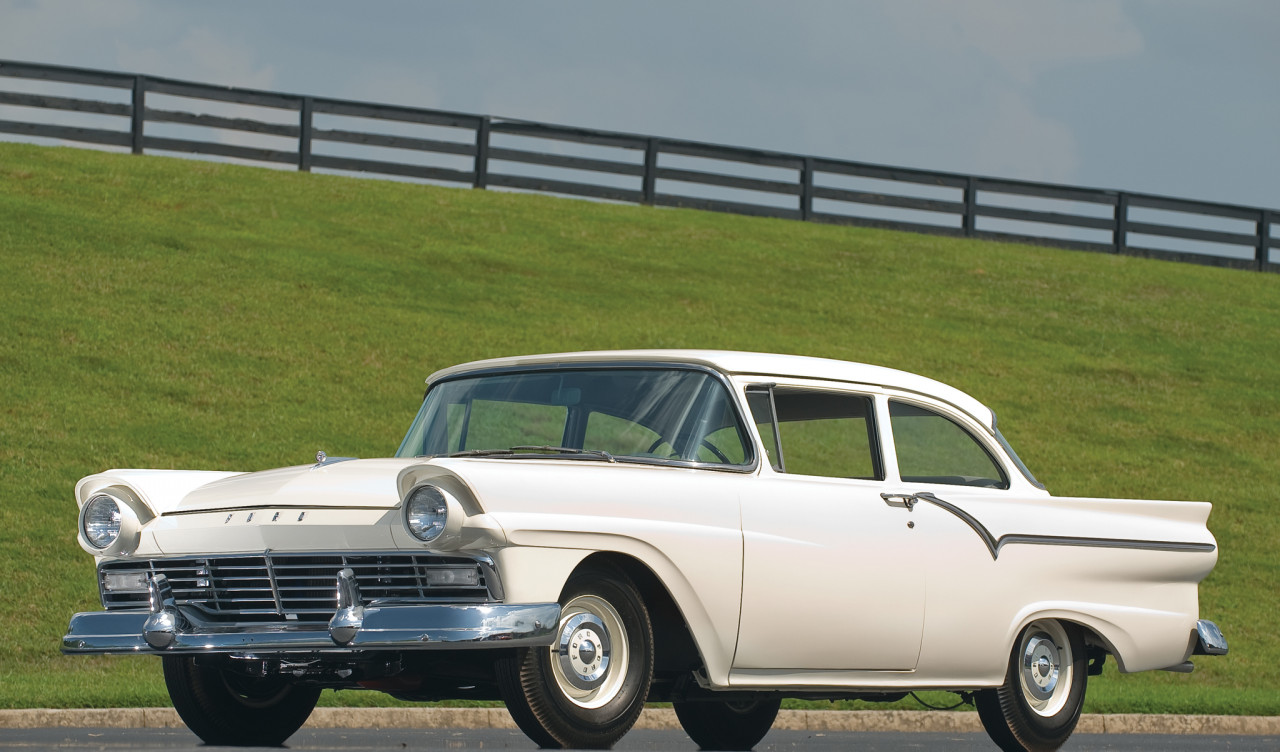 Ford Custom Tudor Sedan 312 ''Thunderbird Special'' '1957.jpg