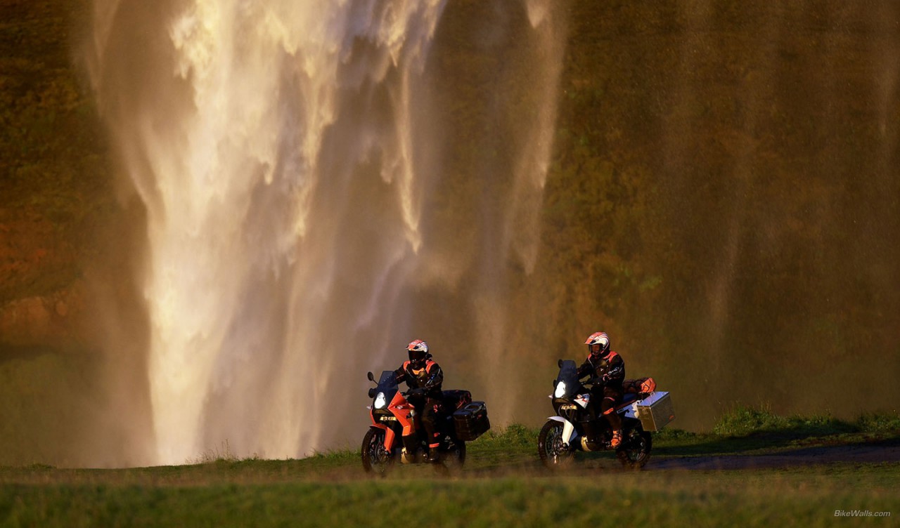 KTM_990_Adventure_2011_18_1440x900.jpg