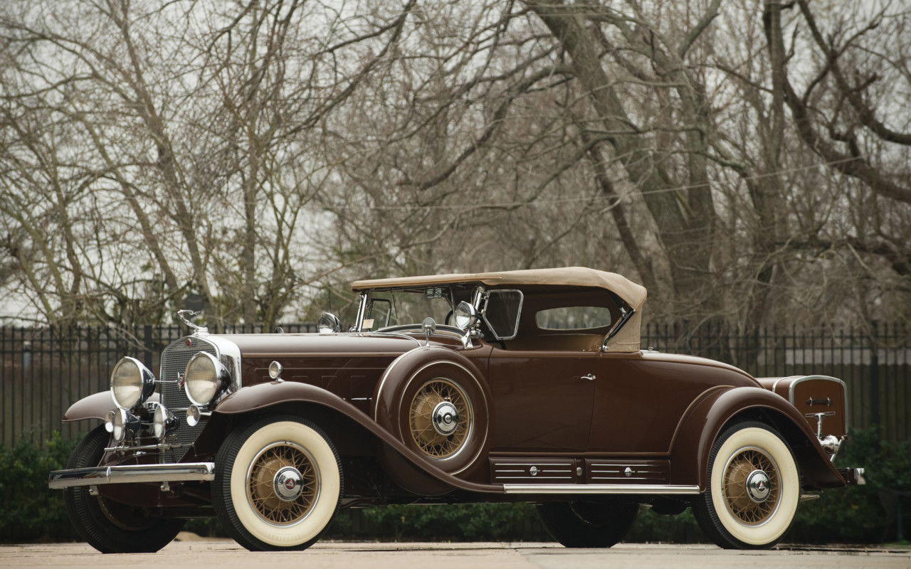 Cadillac V16 452 452-A Roadster by Fleetwood '1930–31.jpg