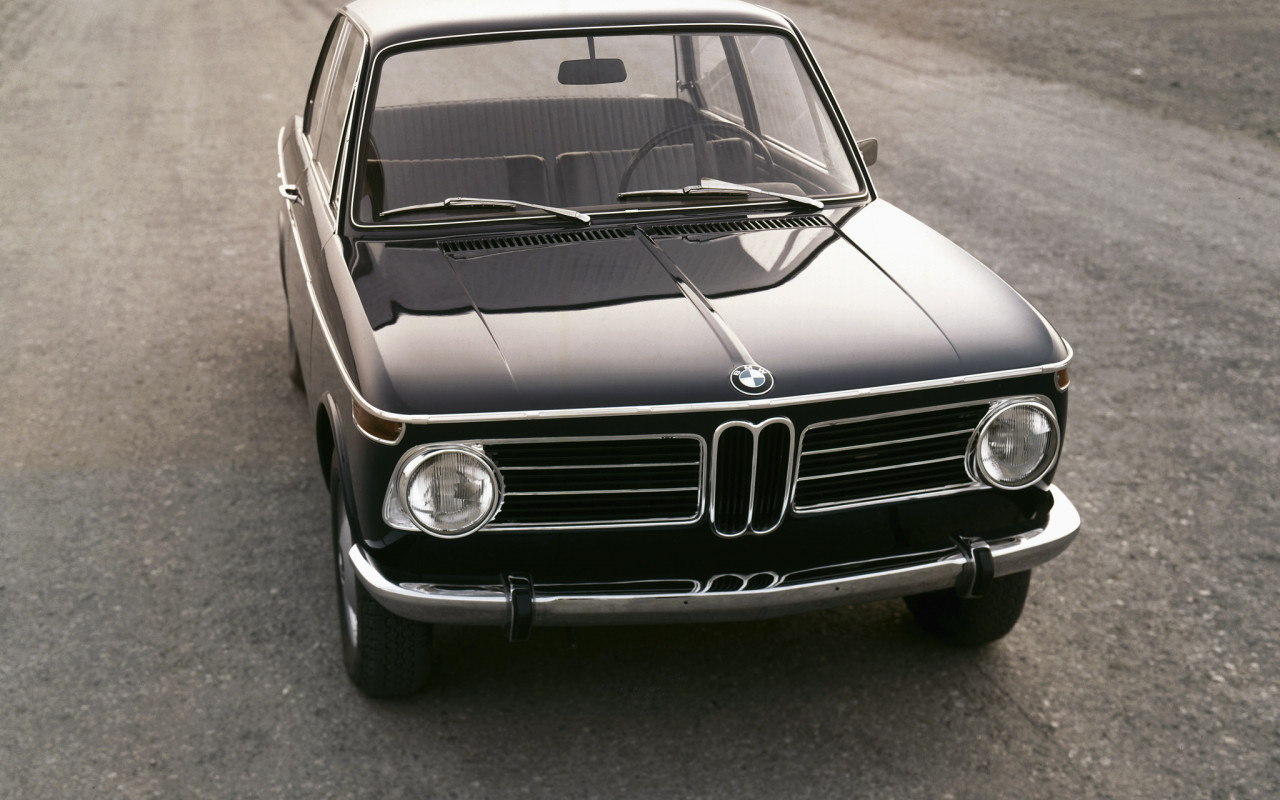 BMW 2002 (E10) '1968–75.jpg