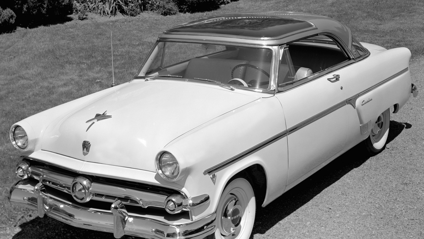 Ford Crestline Skyliner '1954.jpg