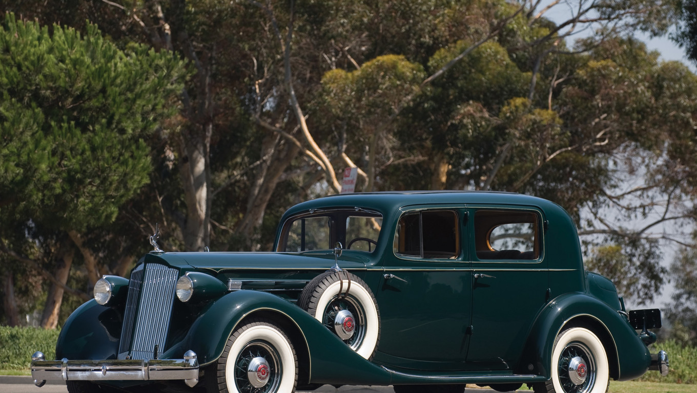 Packard Twelve Club Sedan '1936.jpg