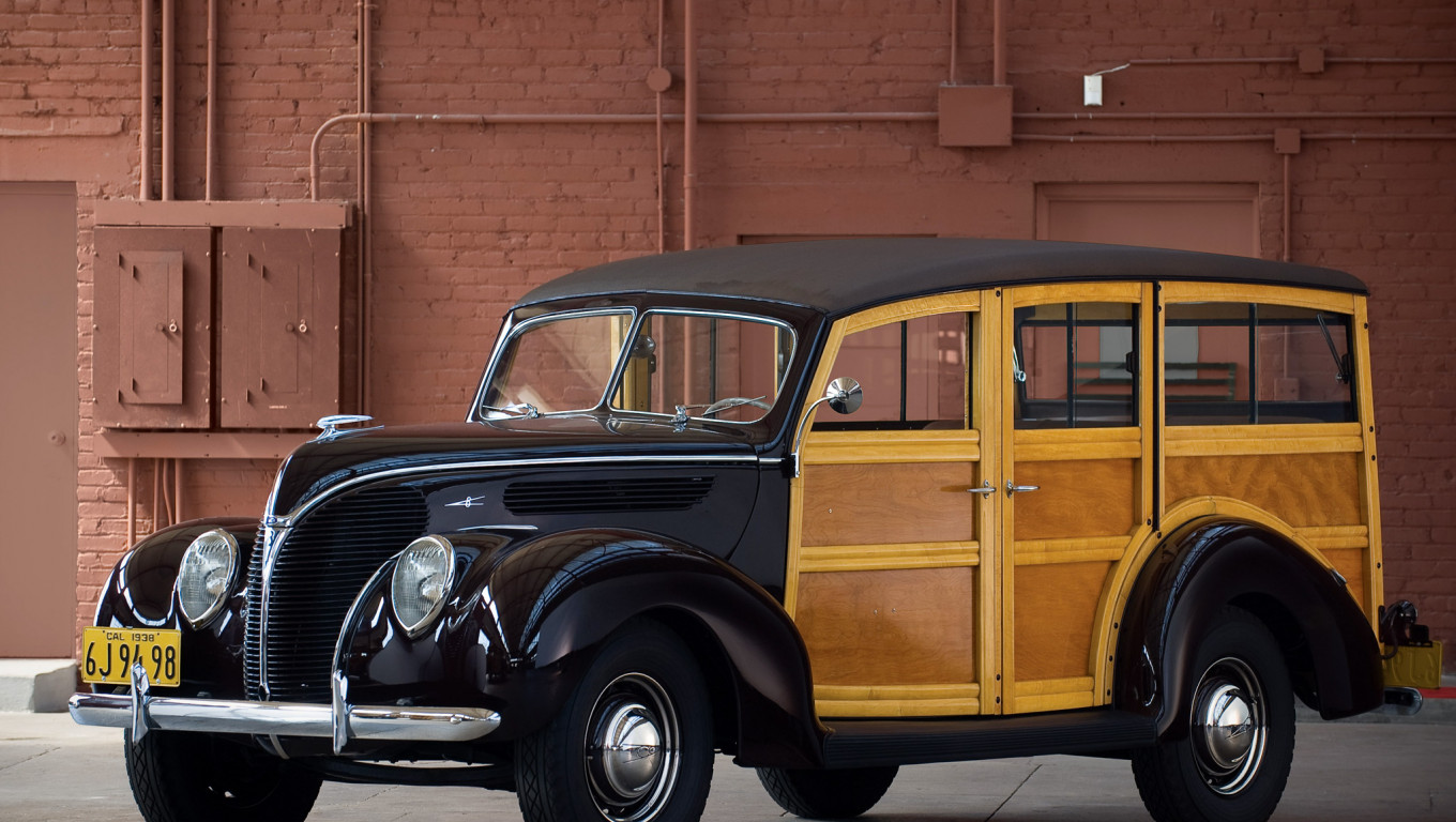 Ford Deluxe Station Wagon '1938.jpg