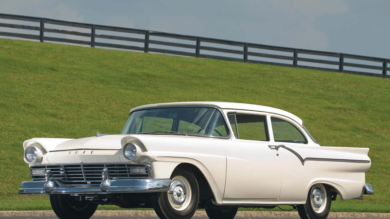 Ford Custom Tudor Sedan 312 ''Thunderbird Special'' '1957.jpg