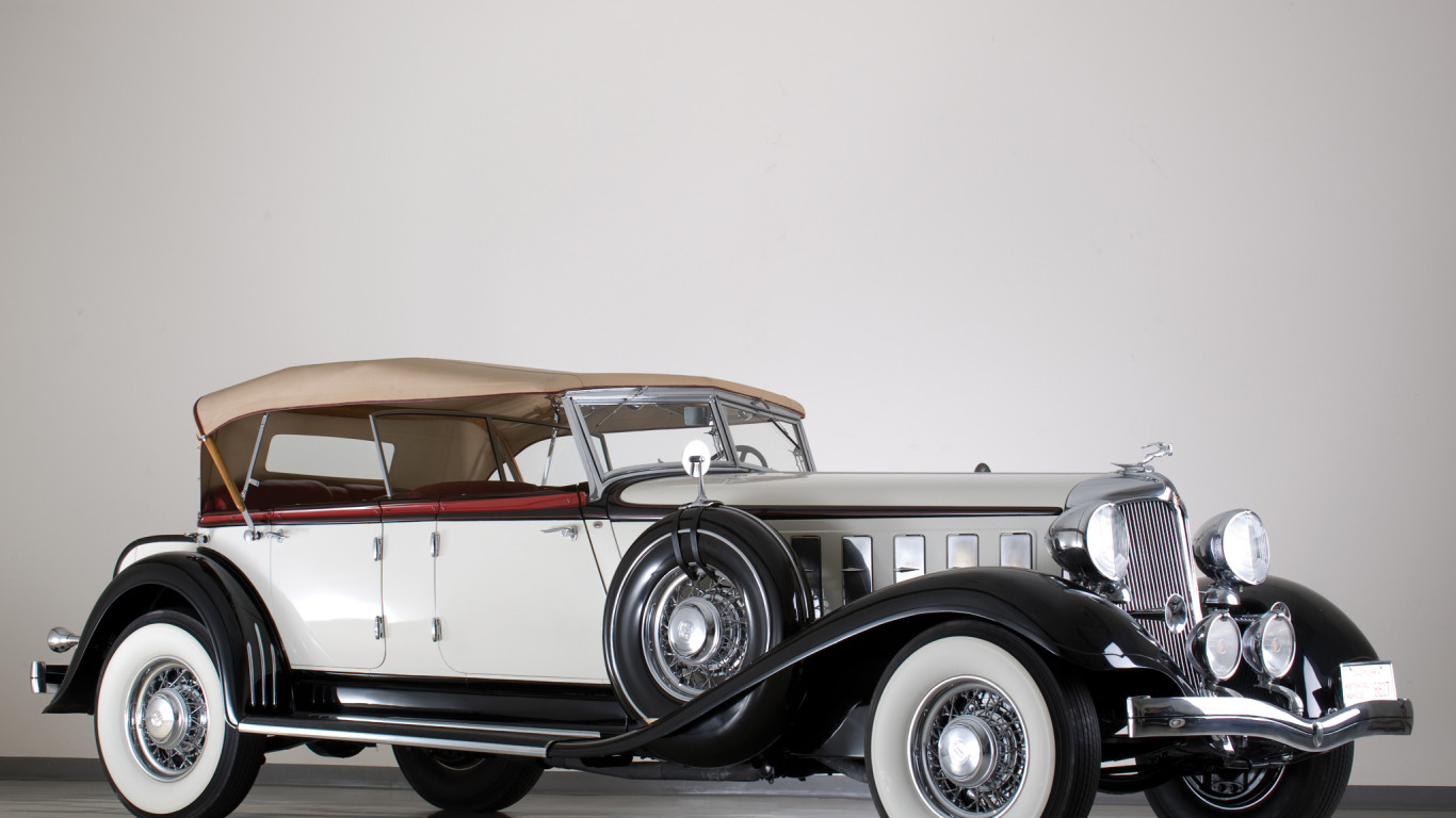 Chrysler CL Imperial Sport Phaeton by LeBaron '1933.jpg