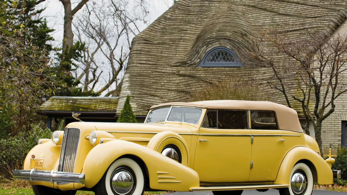 Cadillac V16 452-D Imperial Convertible Sedan '1935.jpg