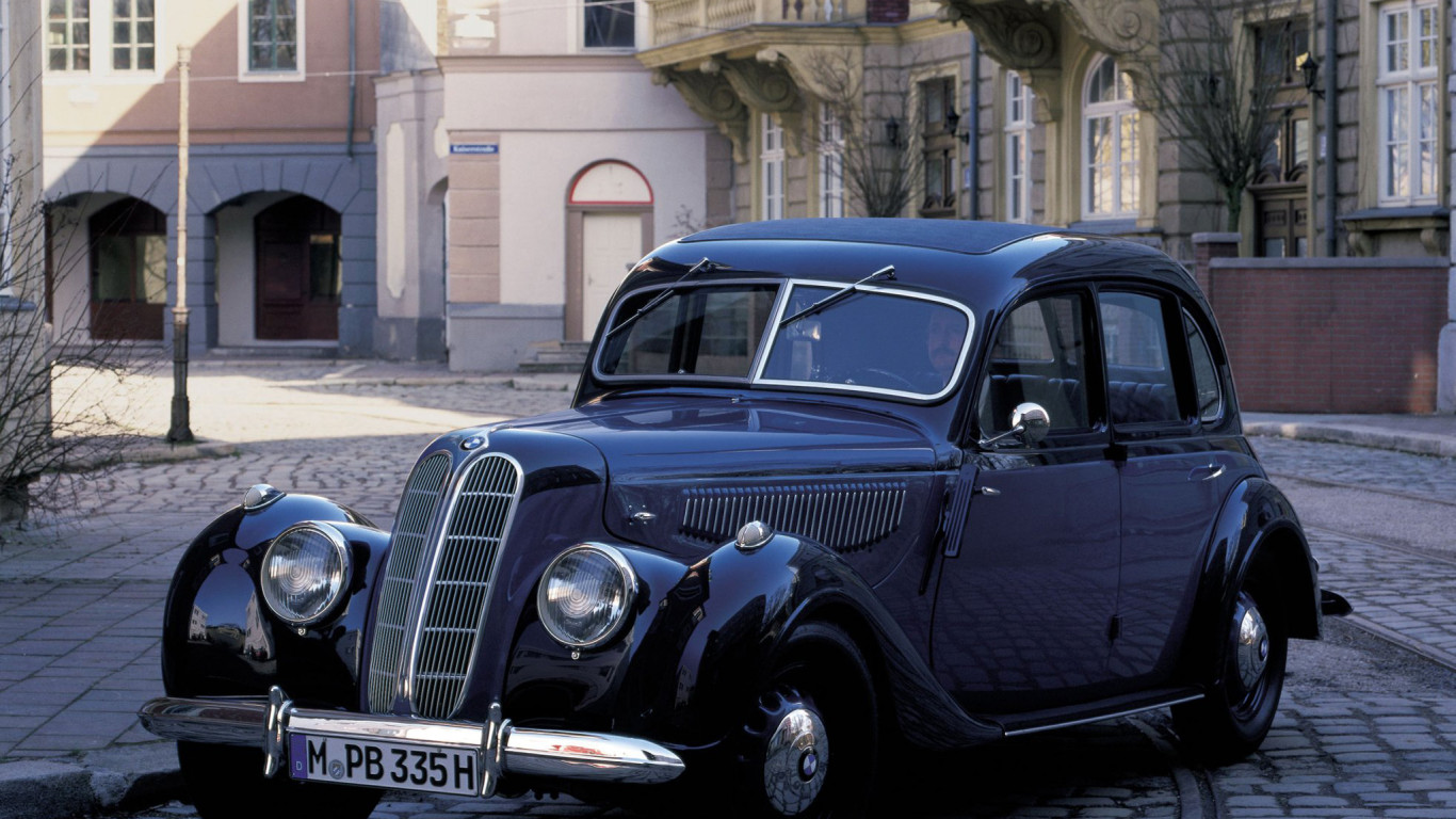 BMW 335 Limousine '1939–41.jpg