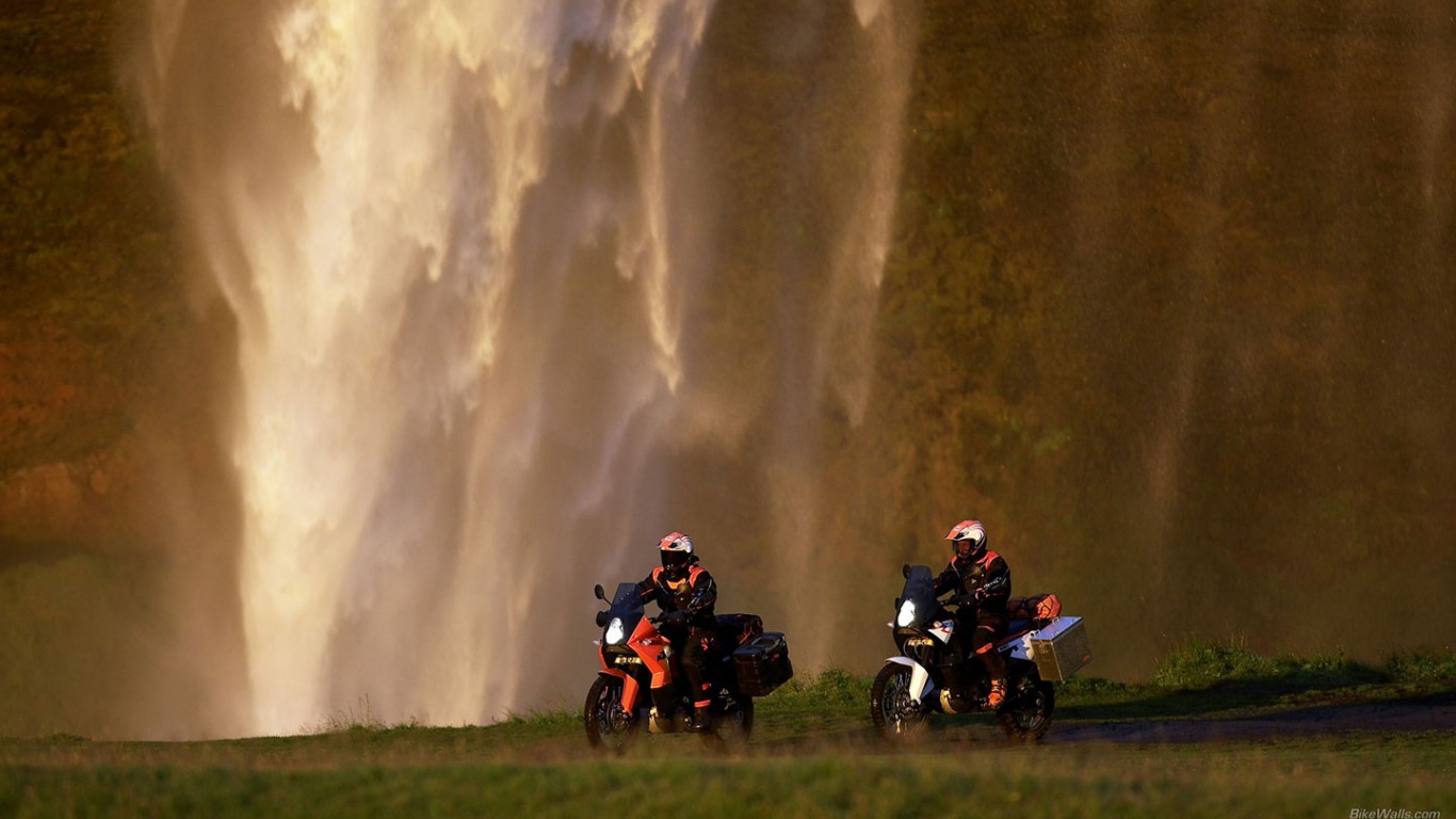 KTM_990_Adventure_2011_18_1440x900.jpg