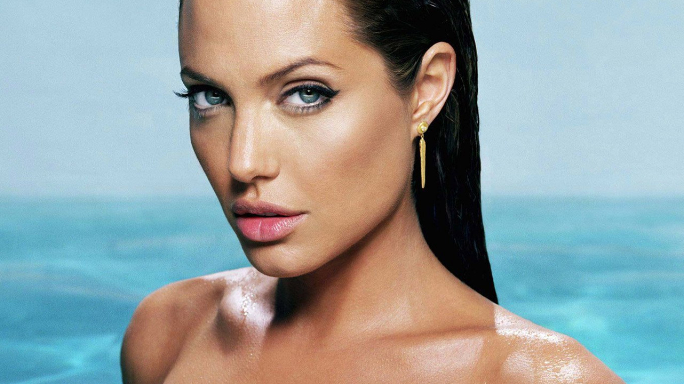 Angelina Jolie